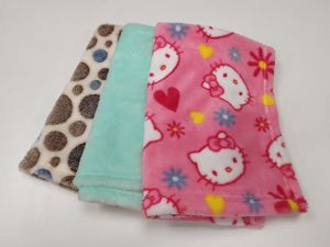 Breberka - detská deka XS | Hello Kitty, hnedá kolieska, zelená