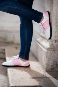 Ahinsa shoes Bílo růžová společenská na noze
